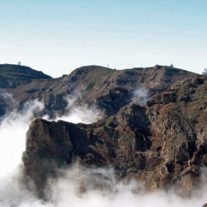 Caldera uitzicht op observatoria tijdens wandeling op La Palma