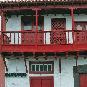 Rood balkon oud huis Santa Cruz de La Palma