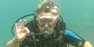 Diver makes OK sign
